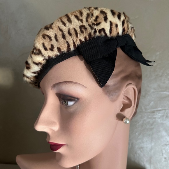 GENUINE 1940s\' LEOPARD FUR TAM WITH BLACK GROSGRAIN BAND & BOW main image 4